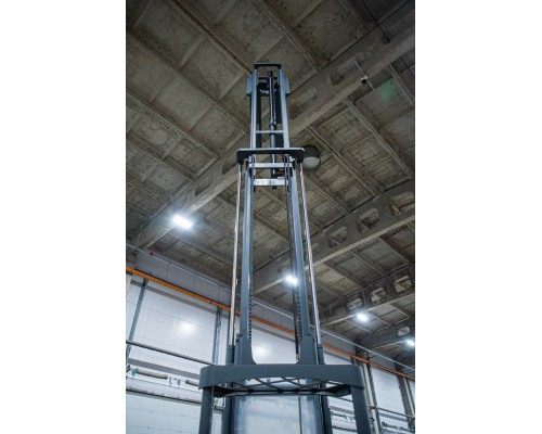 Штабелер самоходный 1,5 т 6,5 м TOR CDD15C Li-ion с кабиной 24/300 В/Ач